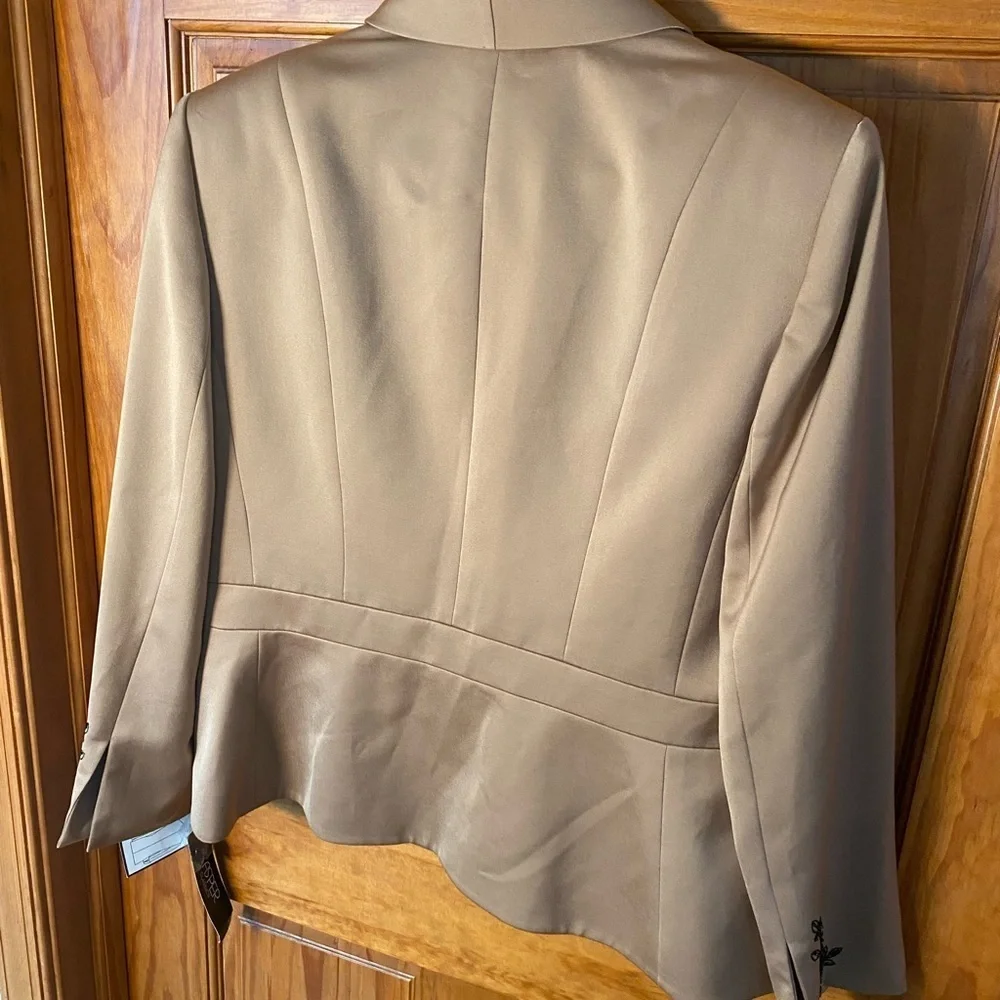 NWT Beautiful Kasper Tan Embroidered Bedazzled Women's Suit Jacket Blazer - Picture 7 of 9